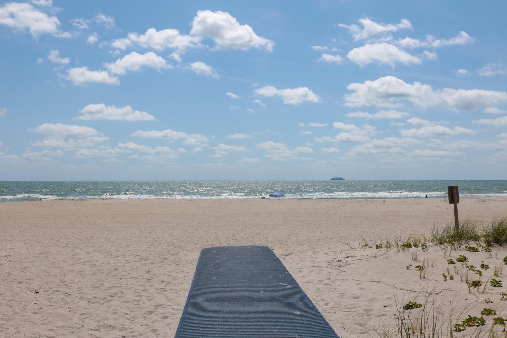 Cape Canaveral Escape With Grill Walk To Beach! Luaran gambar